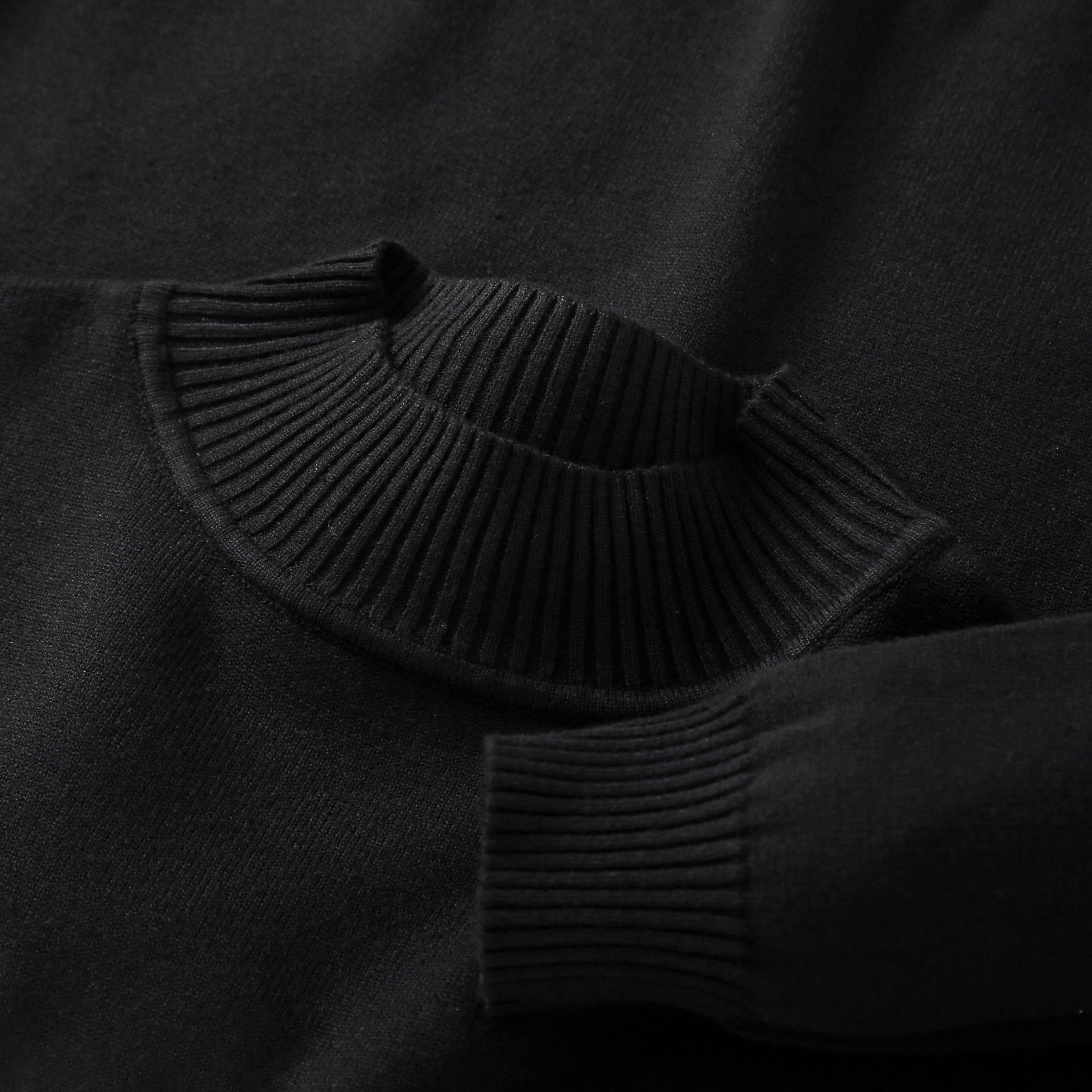 Autumn And Winter Bottoming Sweater Men