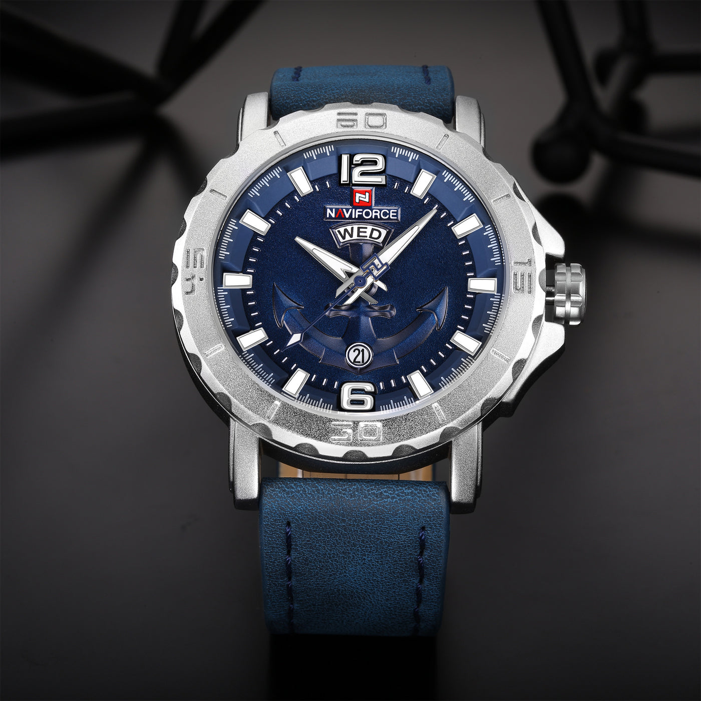 Belt quartz watch