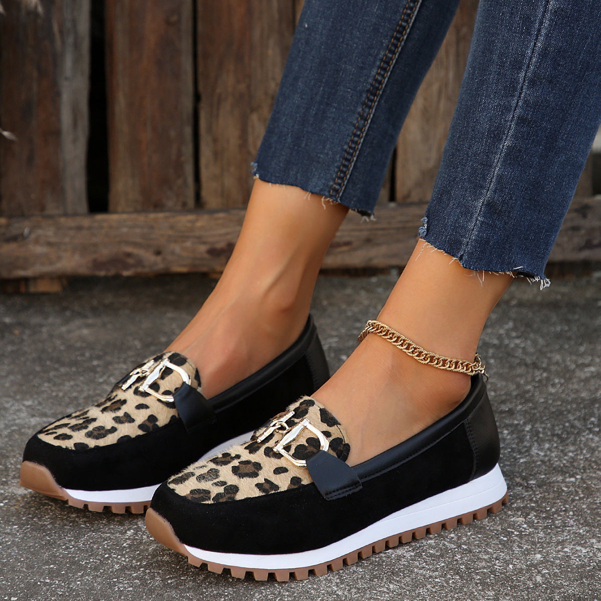 Fashion Women's Summer Metal Buckle Flat Shoes